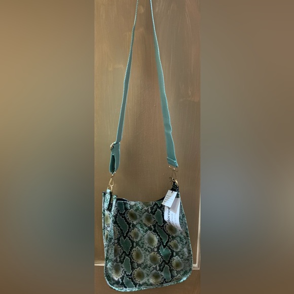 Ahdorned green snake skin crossbody - Picture 3 of 7